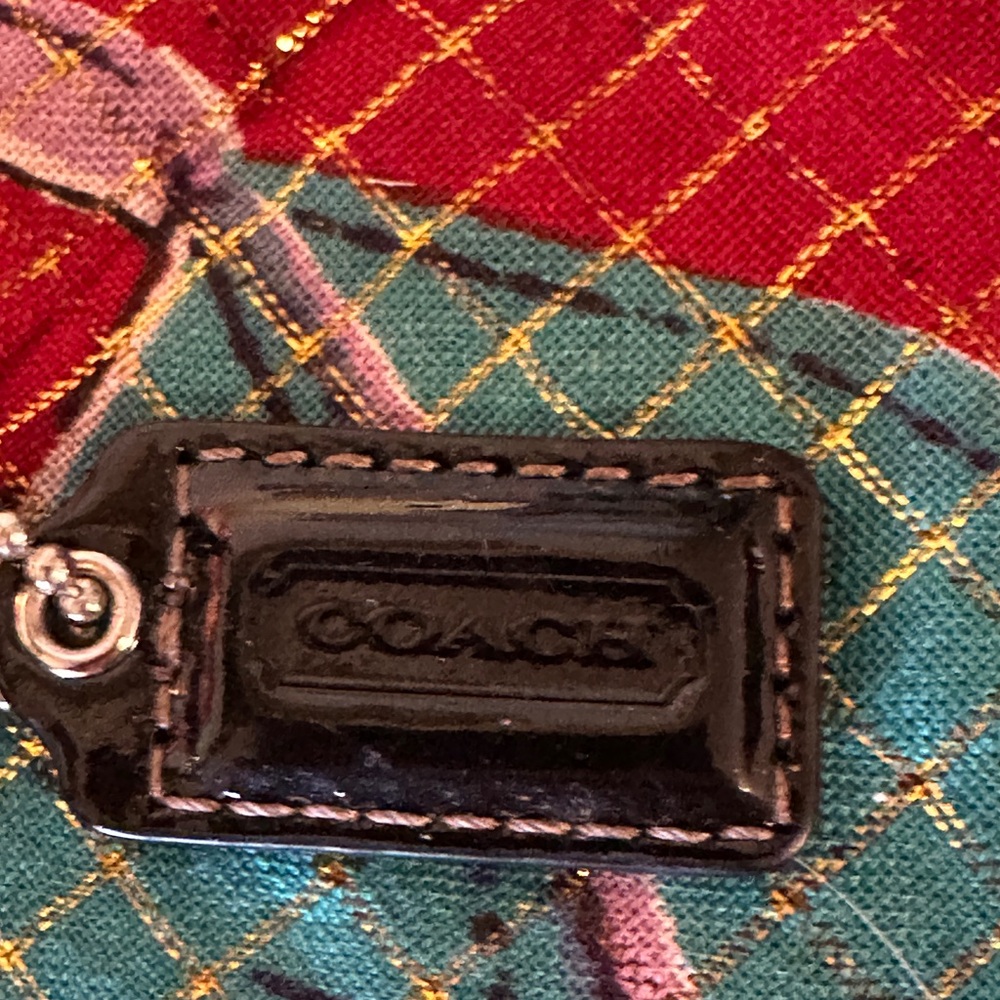 Coach patent leather wristlet. - Picture 3 of 9
